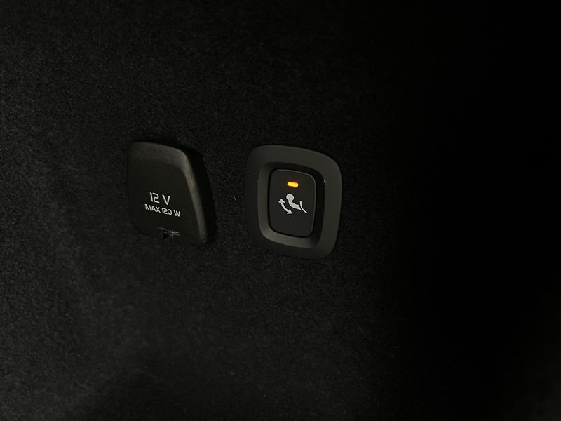 Volvo V60 T6 AWD ULTRA BRIGHT AUT - fotka 43 z 46