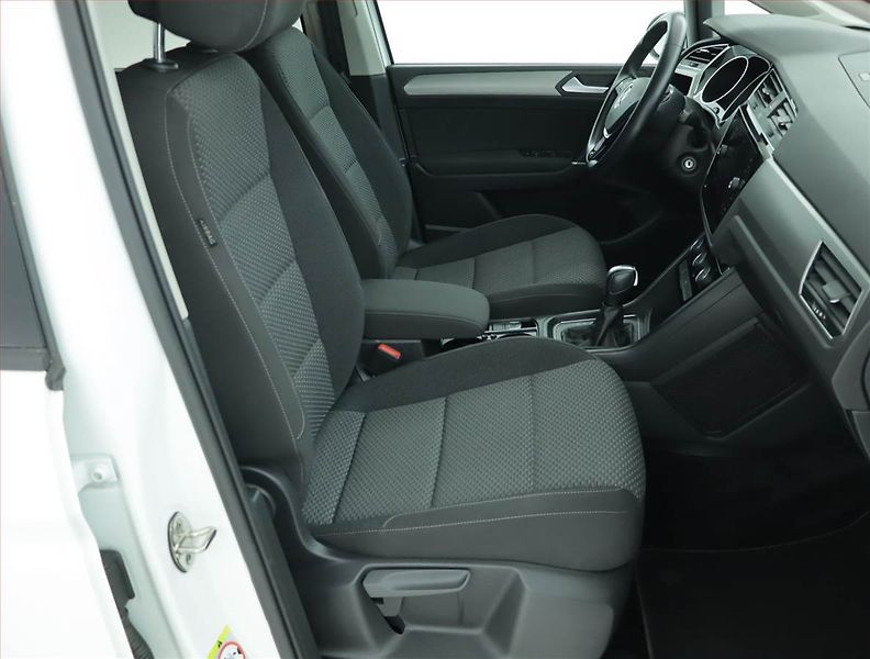 Volkswagen Touran (2021) Comfortline 2.0 TDI, Automat - fotka 9 z 16