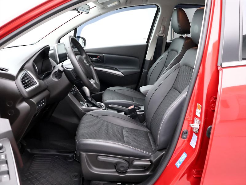 Suzuki S-Cross 1,4 95kW Aut. LED CZ 1.Maj. - fotka 11 z 43