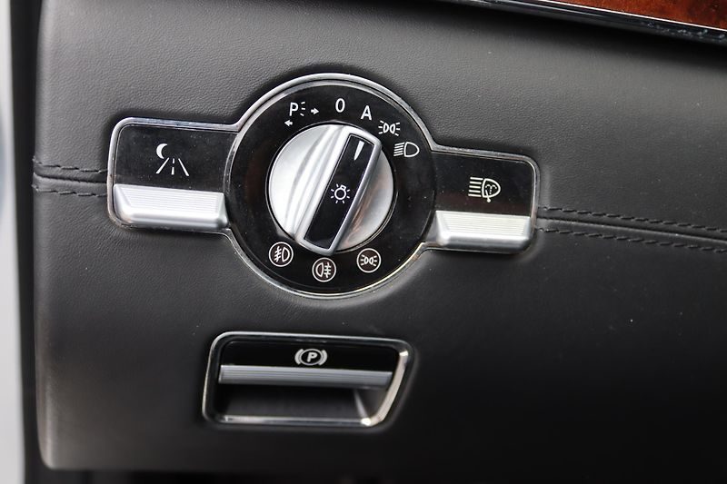 Mercedes-Benz Třídy S S 600 L 5.5 V12 AMG 380kW - fotka 25 z 50