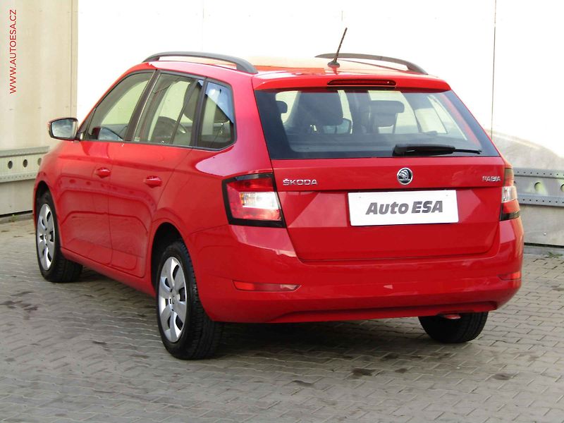 Škoda Fabia (2018) 1.0 TSi, 2.maj,ČR, AC, temp - fotka 6 z 17