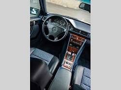 Lancia Thema 8.32 Series 1.