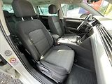 Volkswagen Passat 2,0 TDi DSG DPH  Webasto,Kamer - náhled 32