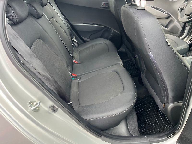 Hyundai i10 (2018) 1.0 i 69tis.km - fotka 12 z 20