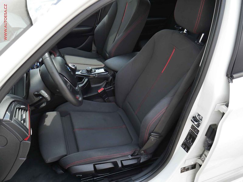 BMW Řada 1 (2012) 2.0D 116d, ČR, Bixen, park - fotka 10 z 22