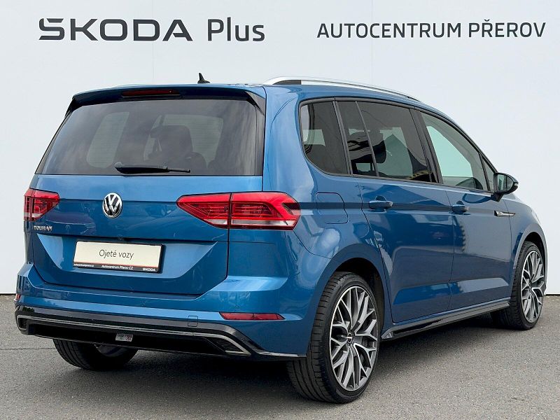 Volkswagen Touran (2019) 1.5 TSI 110kW R-LINE Comfort - fotka 2 z 35