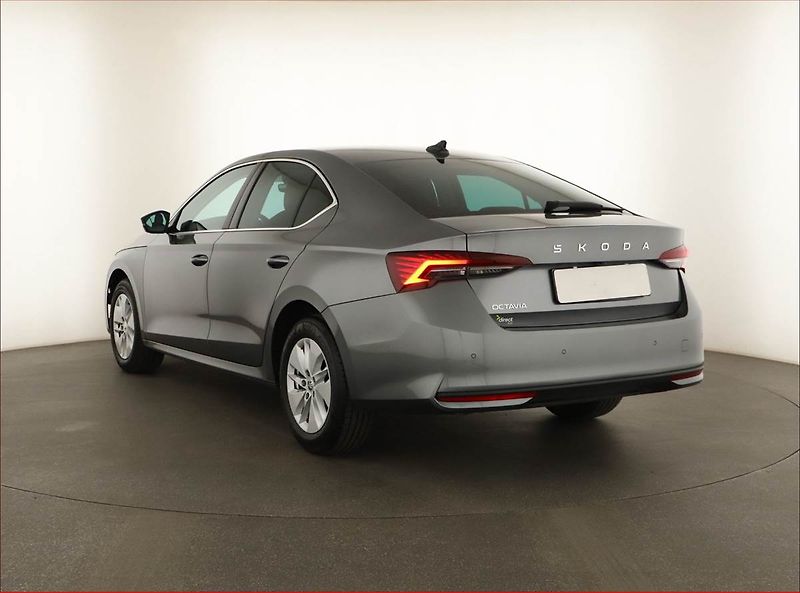 Škoda Octavia (2024) Top Selection 1.5 eTSI mHEV - fotka 4 z 16