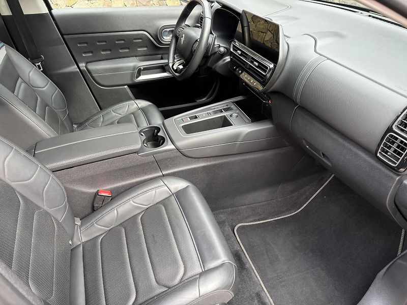 Citroën C5 Aircross (2024) 1.2 PT 100kW  MAX.MOŽNÁ VÝBAVA - fotka 13 z 37