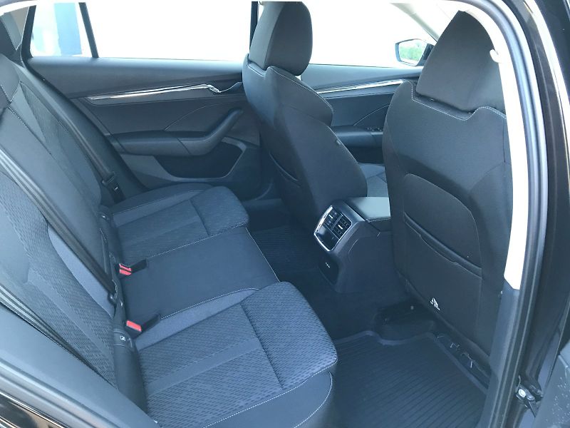 Škoda Octavia (2023) COM STY TD 85/2.0 M6F - fotka 12 z 23