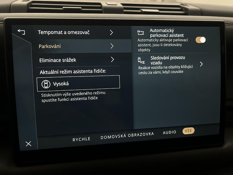 Land Rover Defender 110 D300 HSE AUT CZ - fotka 41 z 51