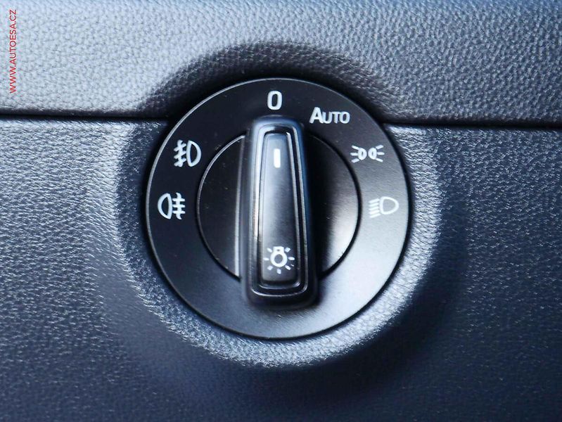 Škoda Octavia (2015) 2.0 TDi, RS Challange, DSG - fotka 17 z 20