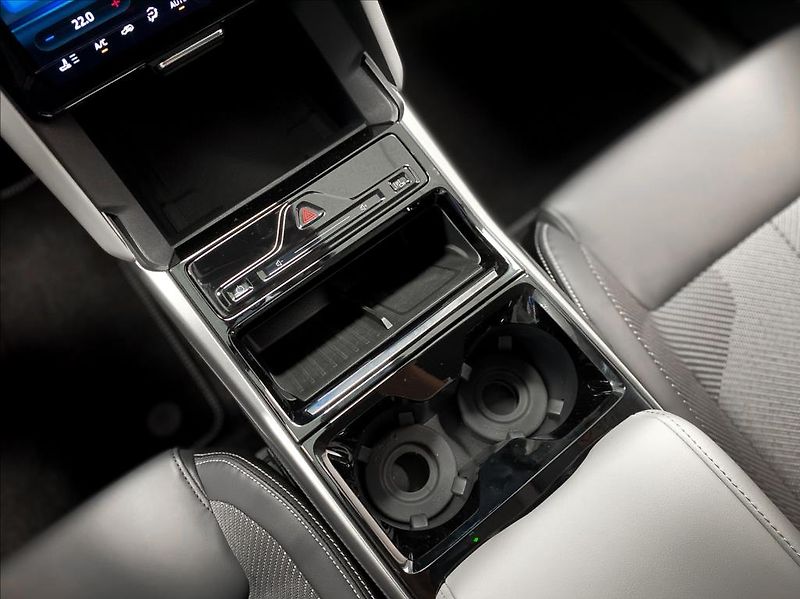 Ford Explorer (2024) 0,1 79 kWh AWD - fotka 8 z 17