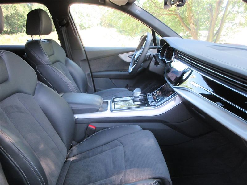 Audi Q7 3,0 TDi 210Kw, S-Line, 1.maj. - fotka 13 z 35