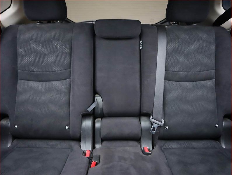 Nissan X-Trail (2015) Tekna 1.6 dCi, 7 míst - fotka 10 z 23