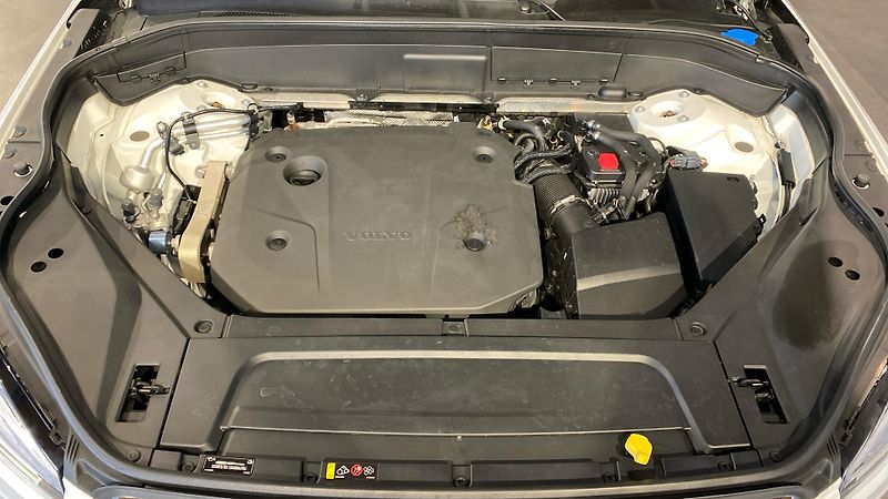 Volvo XC90 INSCRIPTION, B5 AWD, 173+10 kW - fotka 26 z 31