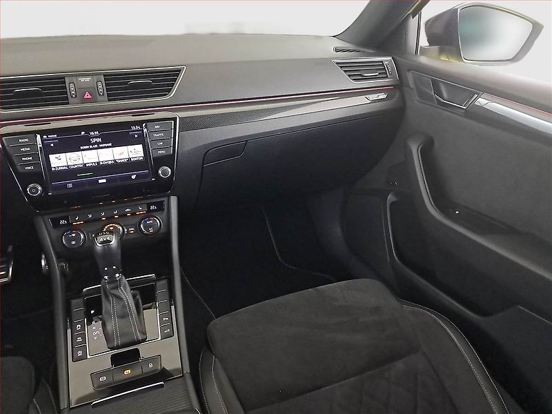 Škoda Superb (2017) Ambition Plus 2.0 TDI 4x4 - fotka 8 z 22