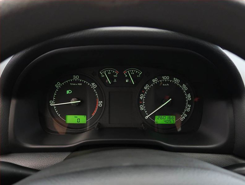 Škoda Octavia (2009) 1.9 TDI , ČR,1.maj - fotka 11 z 15