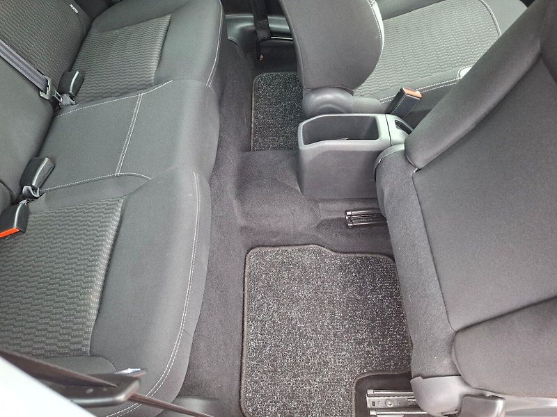 Peugeot 208 (2015) 1.0i 50kW -KLIMA-SENZORY - fotka 26 z 42