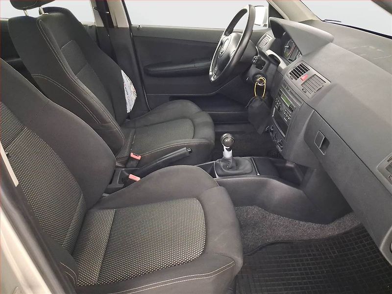Škoda Fabia (2005) Sportline 1.4 16V, po STK - fotka 9 z 15