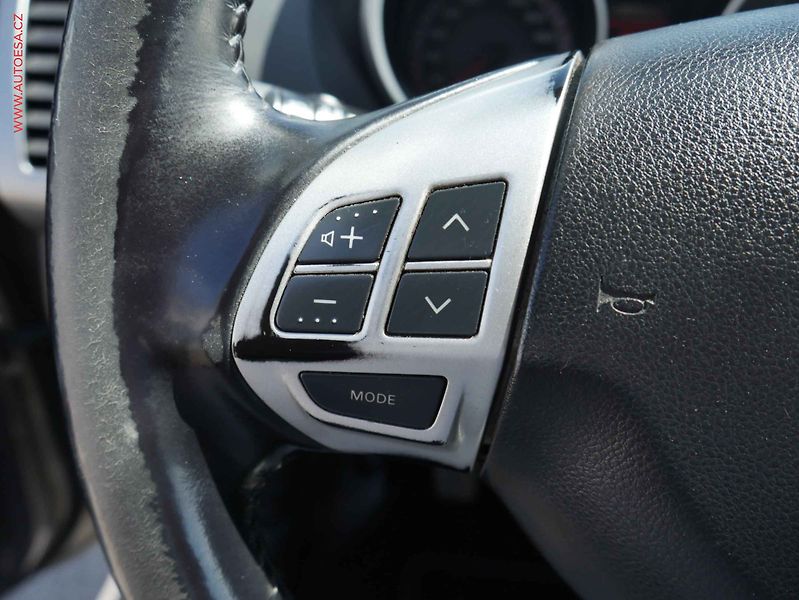 Citroën C-Crosser (2009) 2.2HDi 4x4, 7míst, ČR, Xenon - fotka 17 z 21