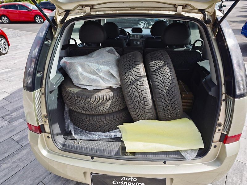 Opel Meriva (2010) 1,4i 16v 66 Kw Klima - fotka 9 z 18