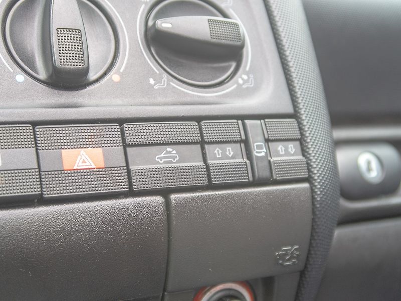 Volkswagen Golf (1999) 1.9TDI 66KW – KABRIO - fotka 19 z 36