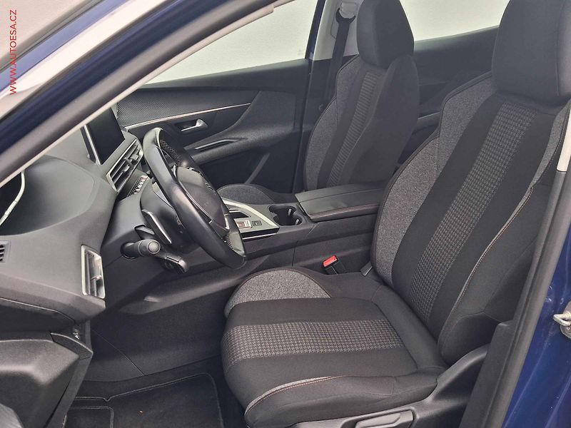 Peugeot 3008 (2018) 1.5 HDi, Active, AT, navi - fotka 9 z 17