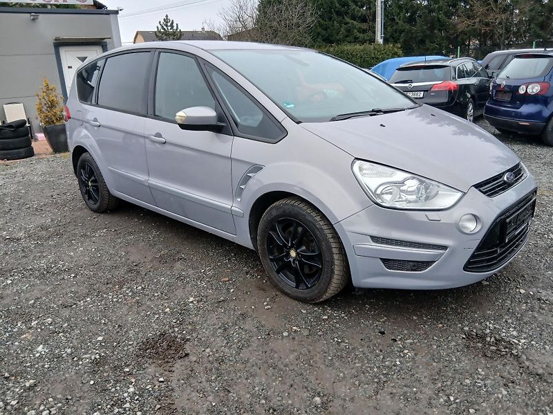 Ford S-MAX 2.0 TDCI, AUTOMAT - fotka 2 z 32