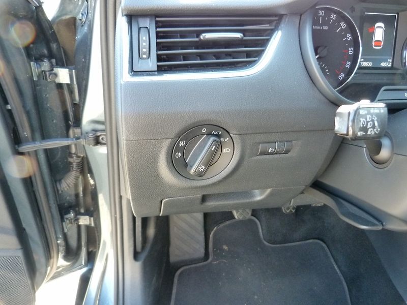 Škoda Octavia 1.6 tdi Greenline - fotka 15 z 19