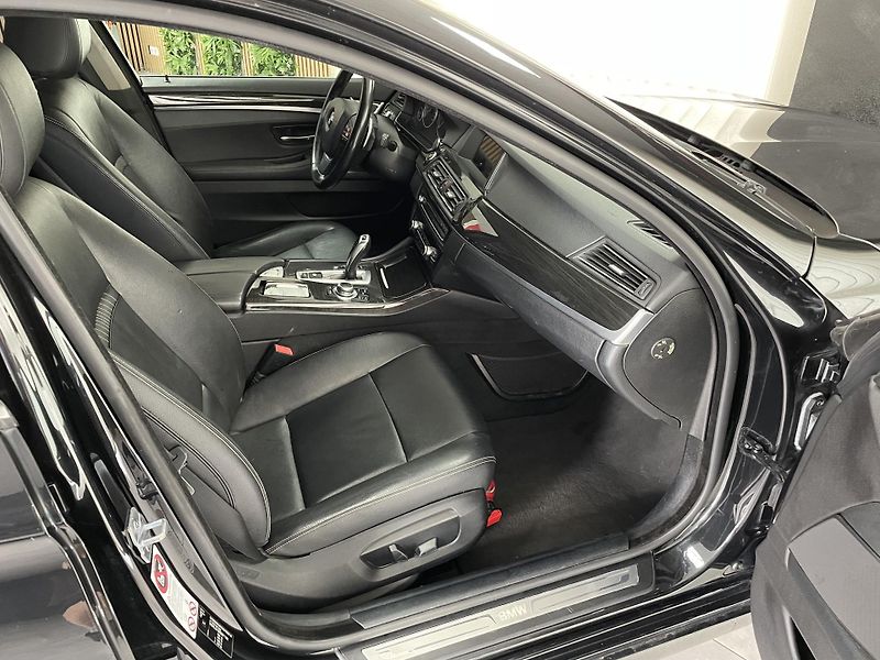 BMW Řada 5 2.0 D AT NAVI KŮŽE BI-XENON - fotka 14 z 28