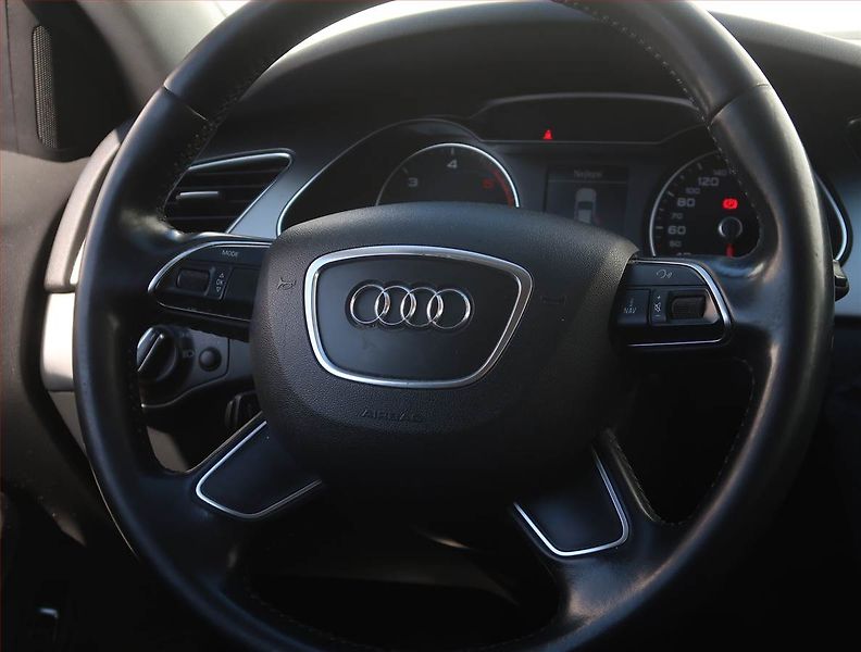 Audi A4 (2014) Ambition 2.0 TDI, Automat - fotka 15 z 18