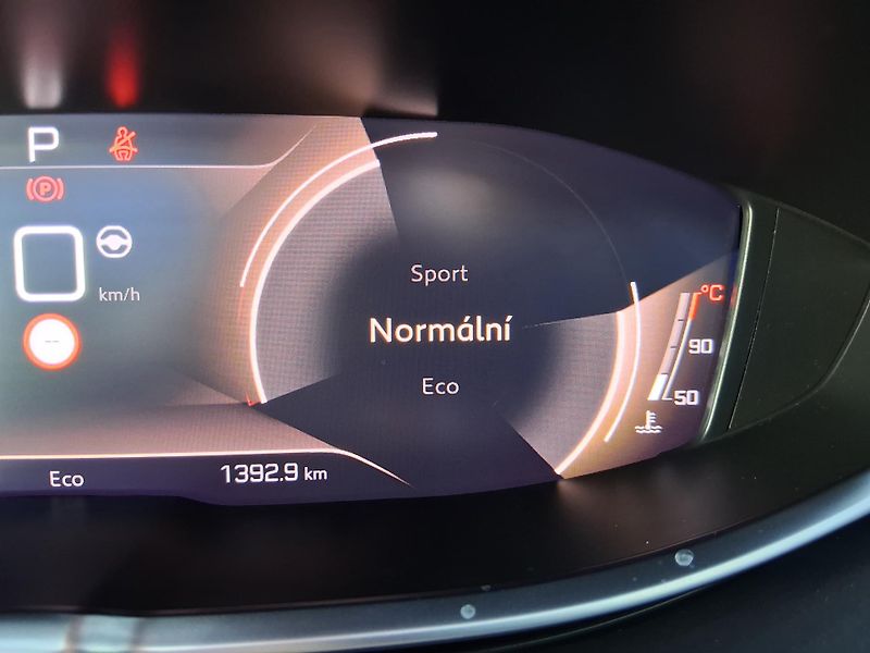 Peugeot 3008 GT 1.2 PureTech 96 kW - fotka 20 z 25