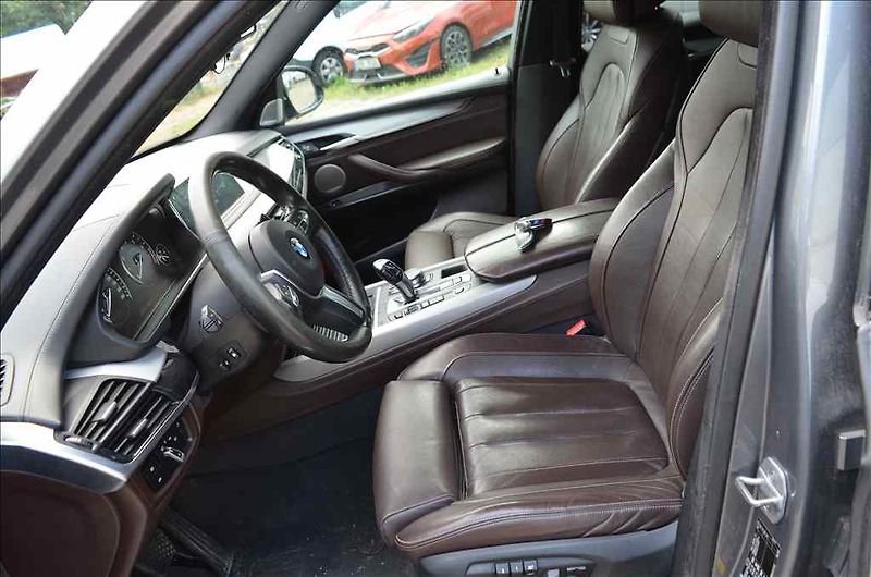 BMW X5 (2017) XDRIVE AT - fotka 12 z 18