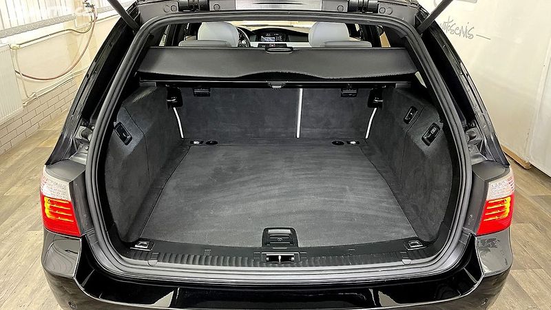 BMW M5 5.0 V10 Touring - fotka 7 z 34