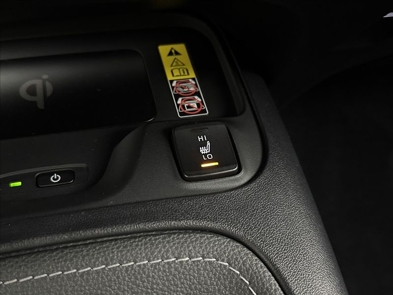 Toyota Corolla 1,8 HYBRID STYLE ACC 1.MAJ ČR - fotka 26 z 42