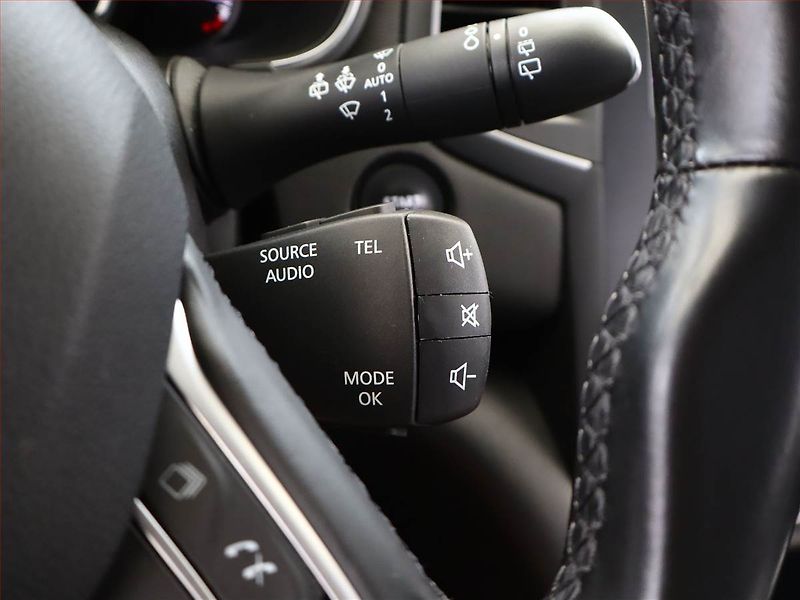 Renault Mégane (2018) 1.6 SCe, Serv.kniha, Navi - fotka 14 z 17