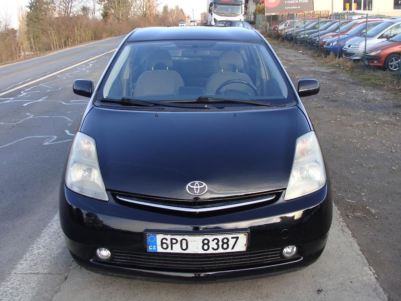 Toyota Prius 1.5i/E, 57 kW, REZERVACE - fotka 7 z 30
