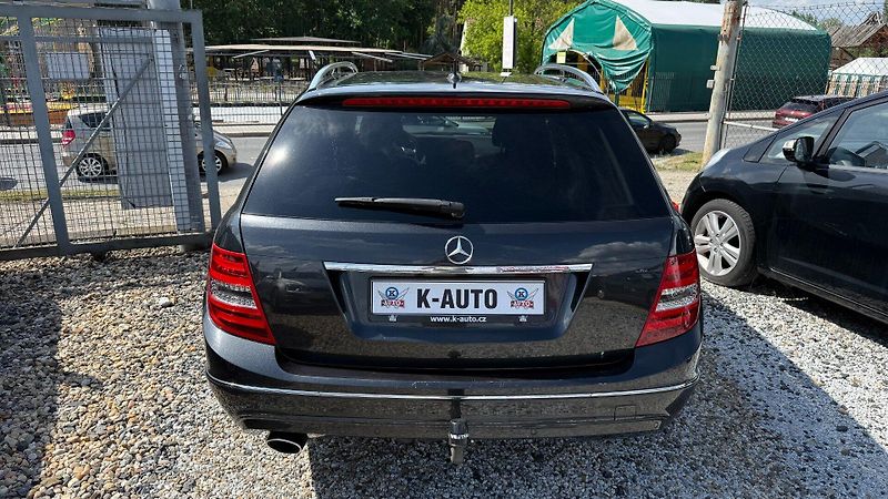Mercedes-Benz Třídy C (2012) 2.2CDI 125kW *REZERVOVANO - fotka 5 z 20