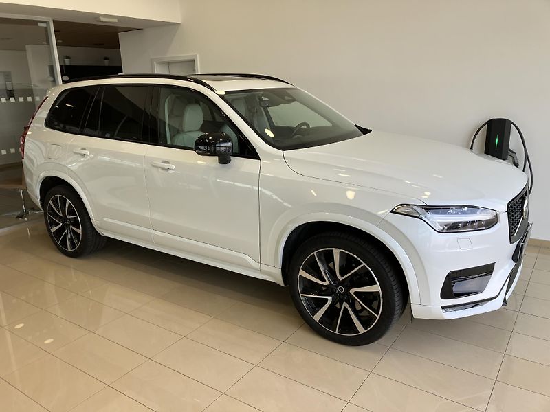 Volvo XC90 B5 AWD Ice Line Plus Dark AT8 - fotka 2 z 50