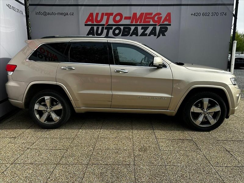 Jeep Grand Cherokee 3,0 184kW Overland 4x4 - fotka 4 z 45