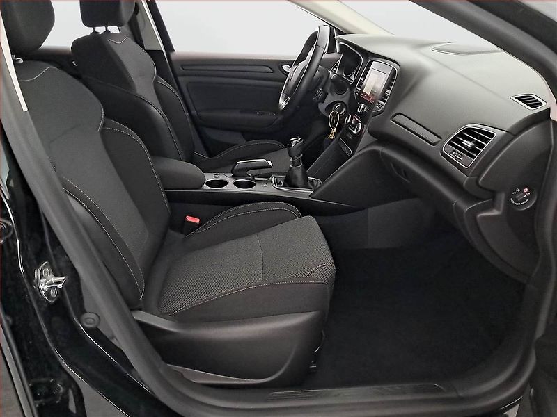 Renault Mégane (2018) 1.5 dCi, Navi, Park. senzory - fotka 9 z 19