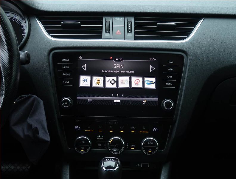 Škoda Octavia (2020) 1.5 TSI, Automat, Kůže, Navi - fotka 12 z 21