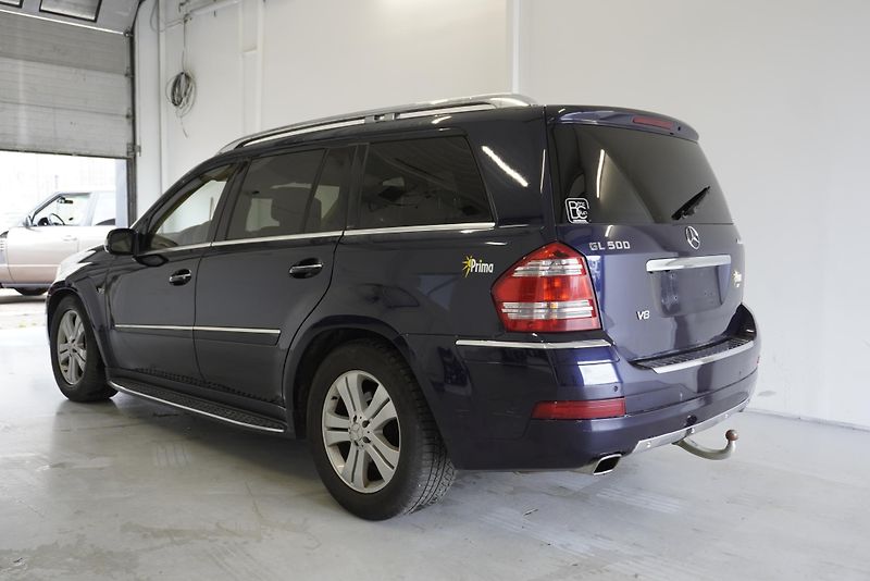 Mercedes-Benz GL (2006) 5,5I V8 4MATIC AUTOMAT 7 MÍST - fotka 7 z 36