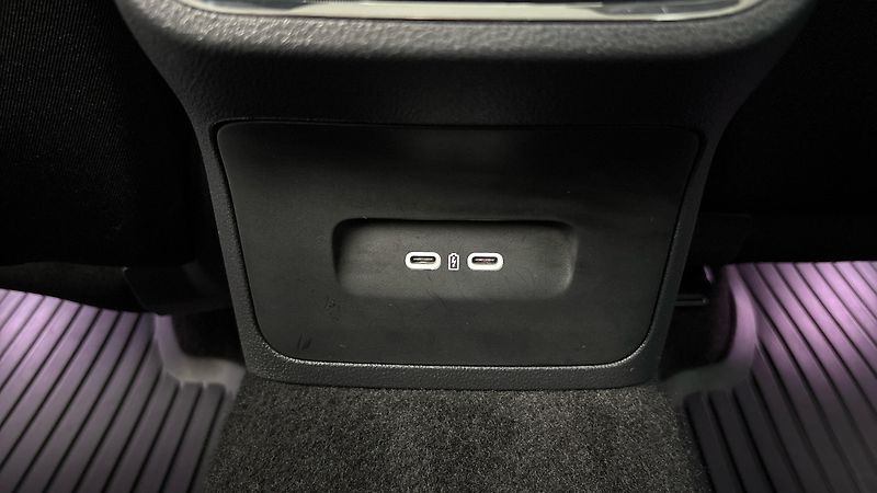 Škoda Octavia 2.0 TDI DSG Style Combi - fotka 21 z 26