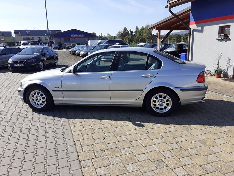 BMW Řada 3 (1998) 323i 6V - fotka 6 z 28