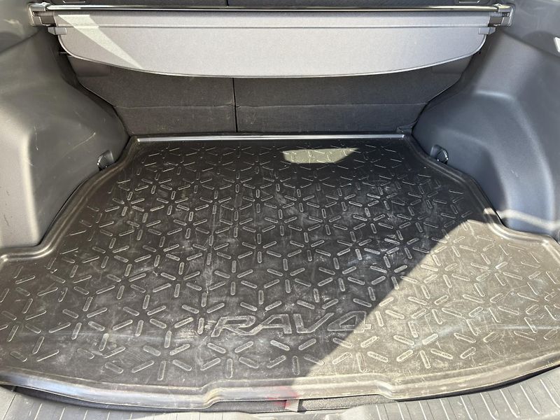 Toyota RAV4 2.5 HSD e-CVT AWD Executive - fotka 12 z 25