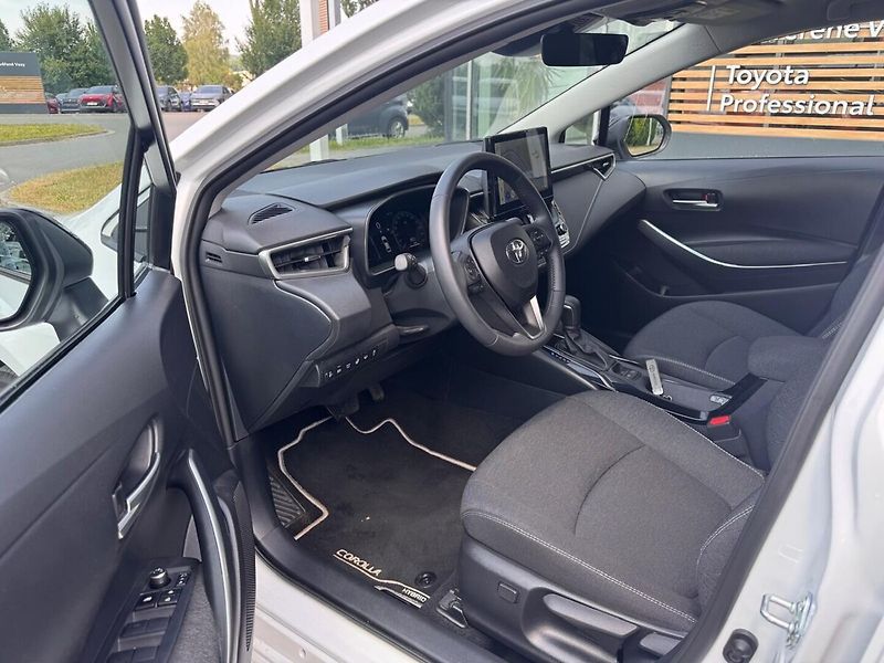 Toyota Corolla 1.8 Style - fotka 9 z 13