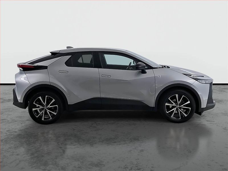 Toyota C-HR (2025) 2.0 Hybrid - fotka 6 z 18