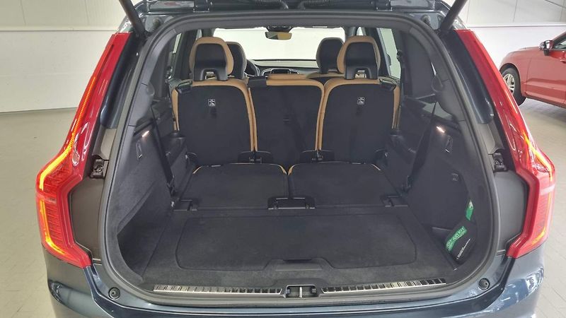 Volvo XC90 (2025) B5 2.0L 250+14 HP AT8 AWD PLUS - fotka 9 z 20