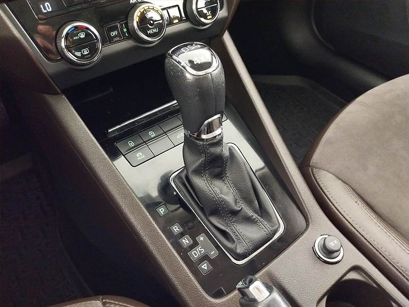 Škoda Octavia (2017) Laurin&Klement 1.8 TSI, 4X4 - fotka 13 z 25